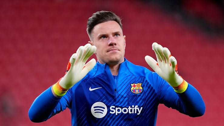 تير شتيغن يوقع.. وبرشلونة يعيد له الشارة