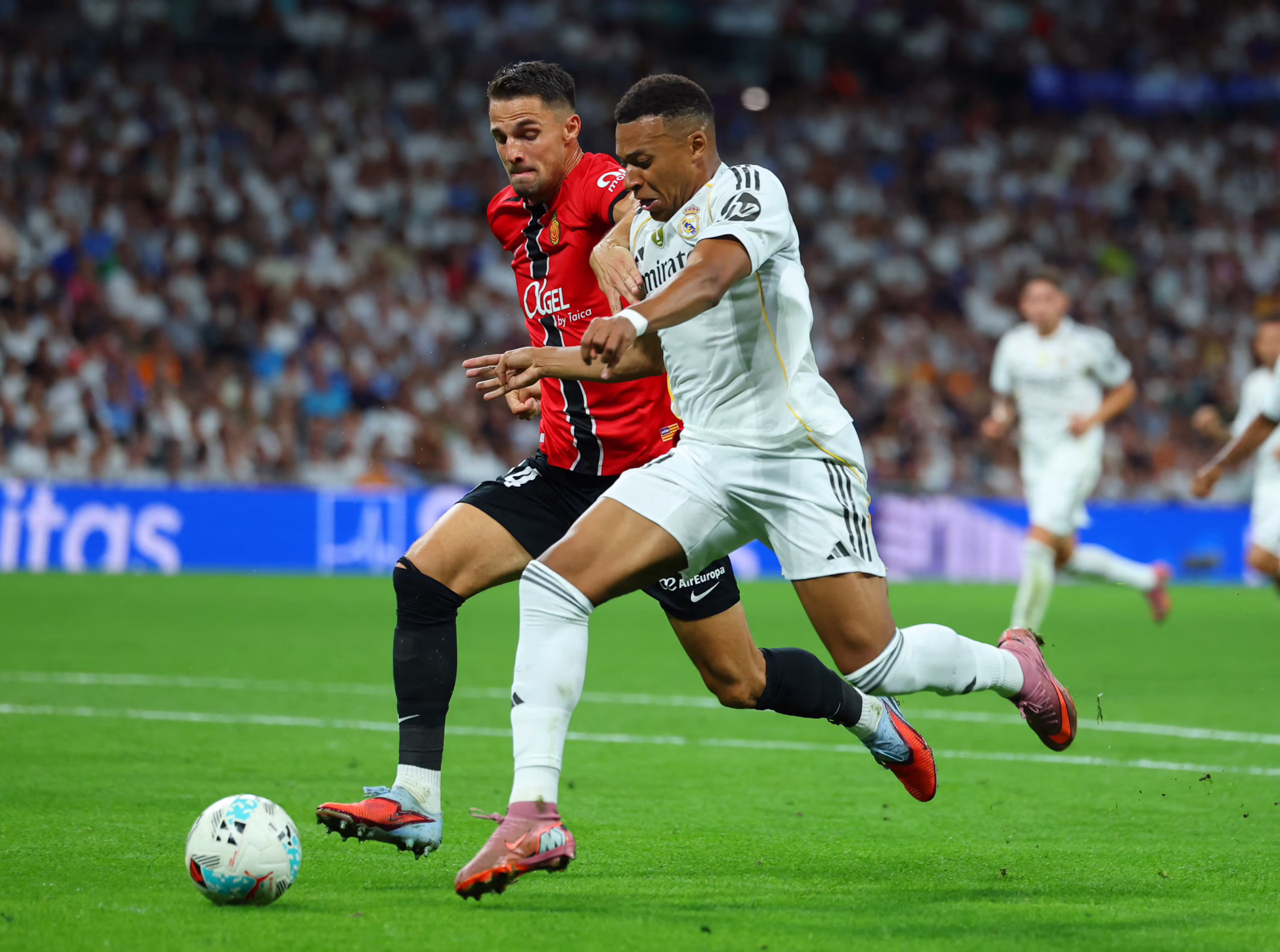 ريال مدريد vs ريال سوسيداد: قمة نارية في أنويتا ضمن منافسات الجولة الرابعة من الليغا