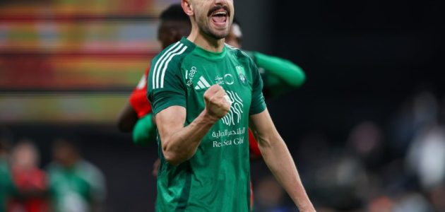 سباق مع الزمن في الأهلي لاستعادة خدمات ديميرال ضد ضمك